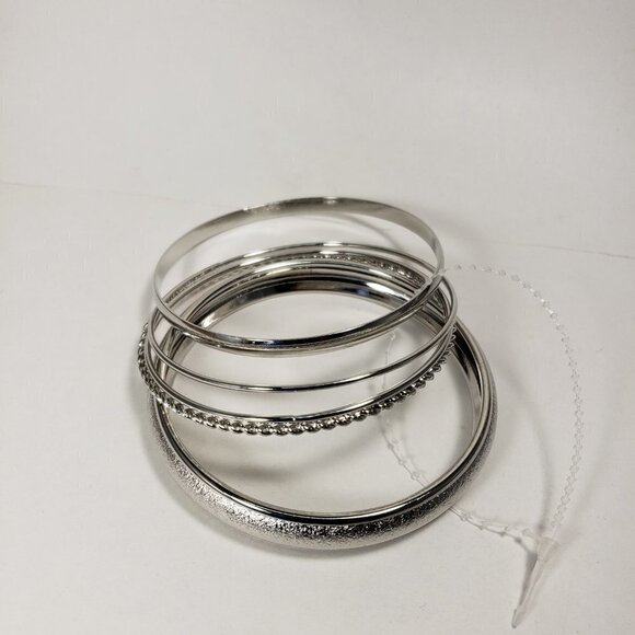 Set of 5 Textured Silver tone Bold Bangle Bracelets - Women's Fashion Jewelry - Picture 7 of 8